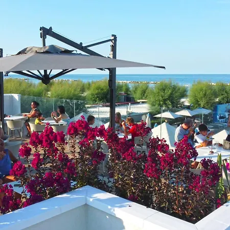 Üdülőpark Girasole Eco Family Village Marina Palmense