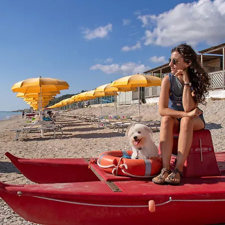 Prázdninový areál Girasole Eco Family Village Marina Palmense