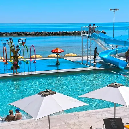 Girasole Eco Family Village * Marina Palmense